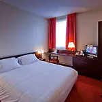 Radisson Hotel 4*