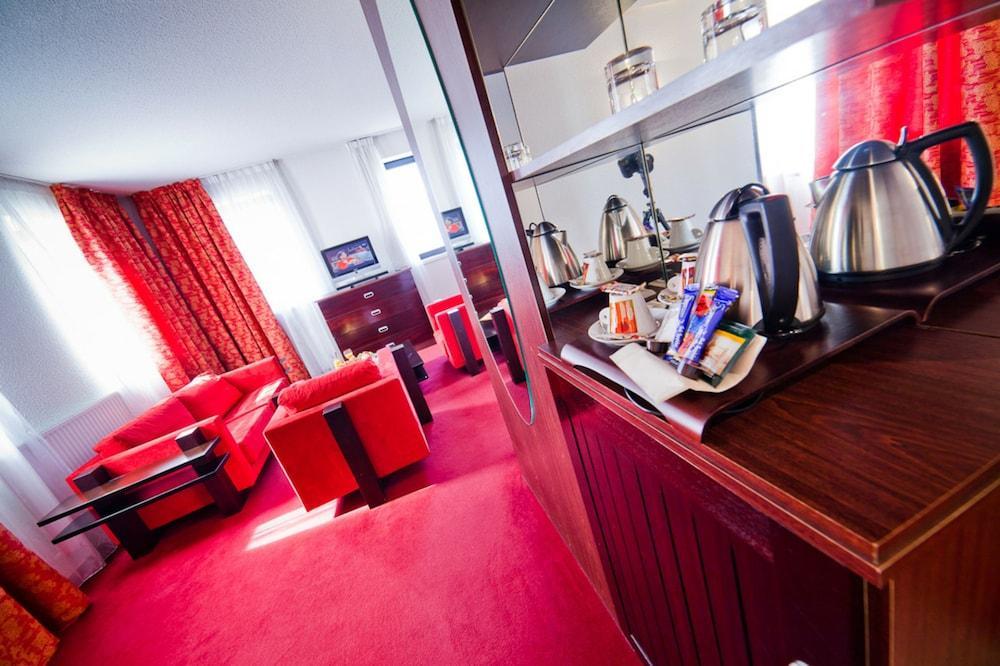 Hotel Kyriad Prestige 4*