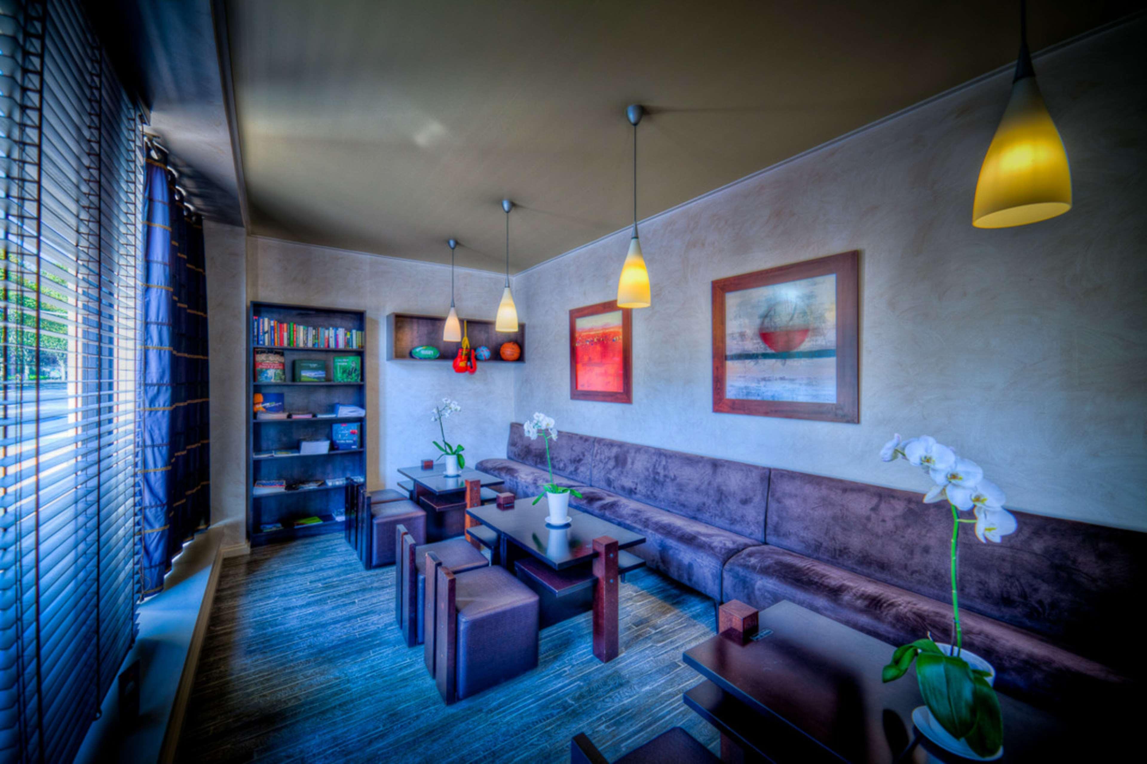 Kyriad Prestige Hotel 4*