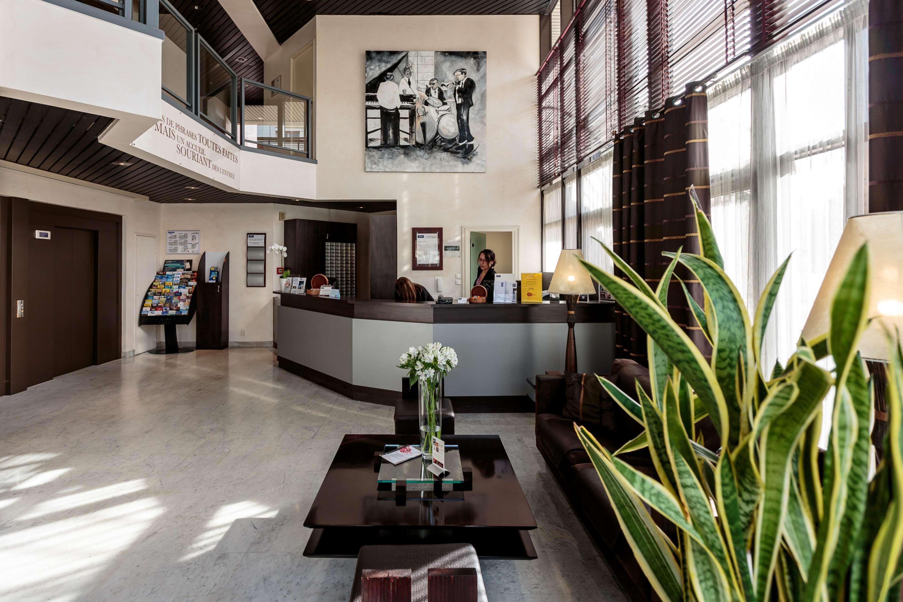Kyriad Prestige Hotel 4*